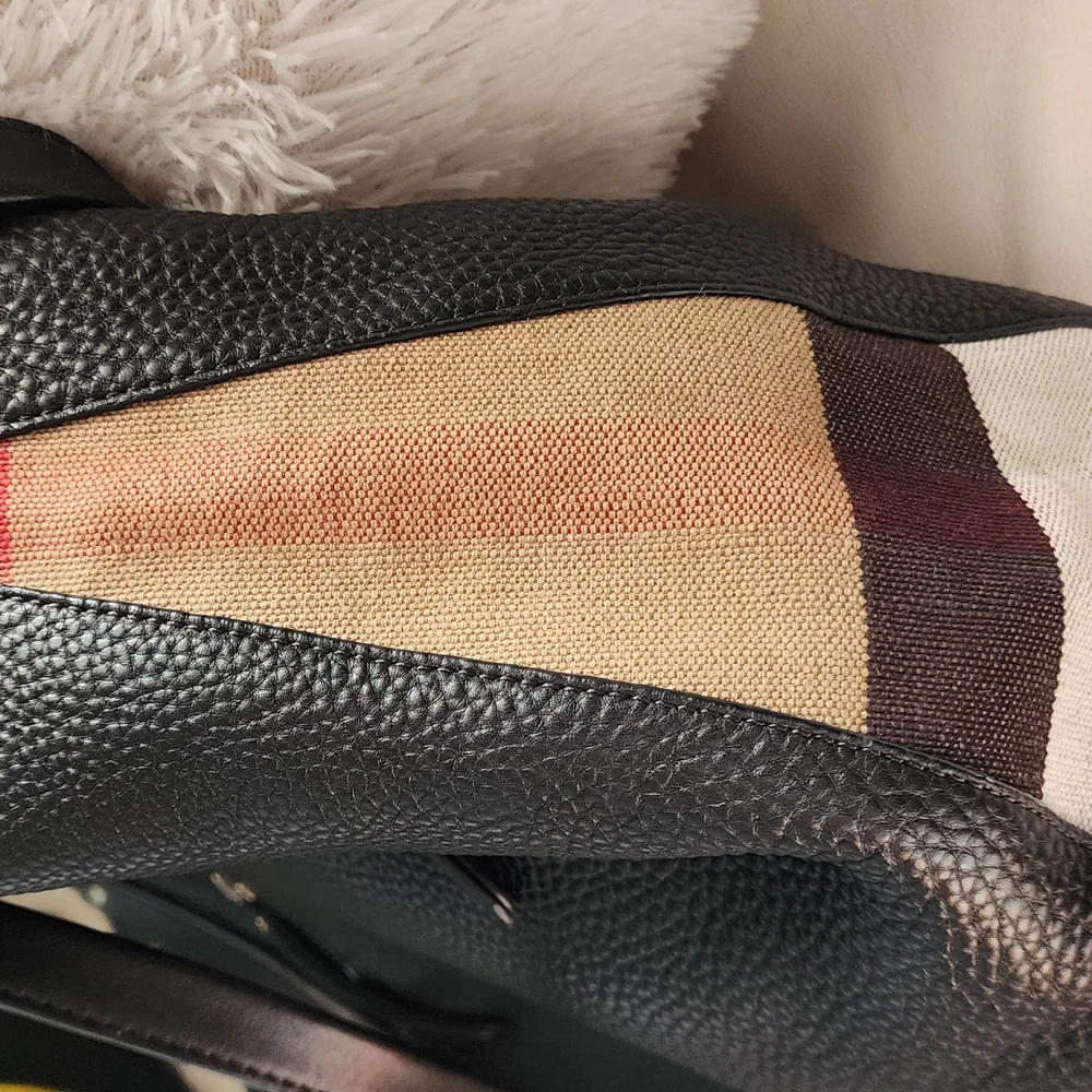 Burberry Black and Tan Women's Bag - Picture 3 of 6